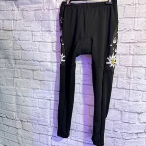 NUCKILY Black Women’s CYCLING PANTS WITH GEL INSERT. SZ Small (26 in waist)